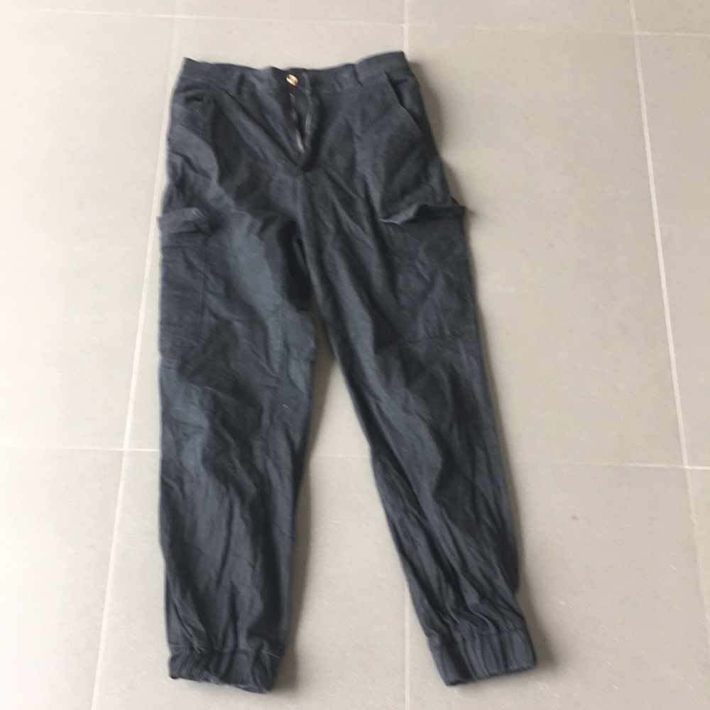 black jeans with cargo pockets